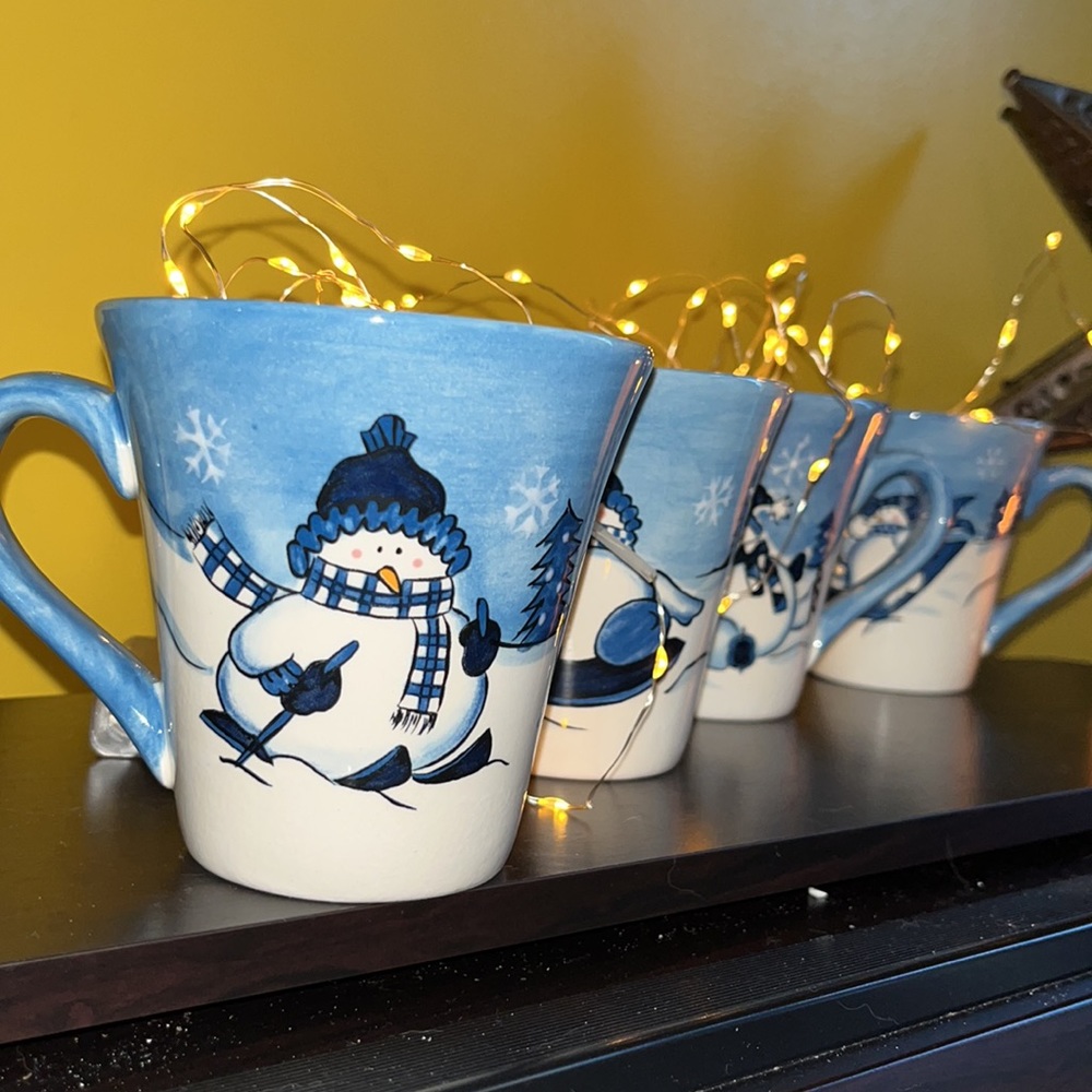 Set of 4 Hidden Valley Hand Painted Cambridge Potteries collection snowmen mugs